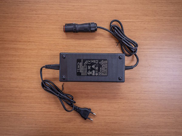 220V charger for Temo 1000